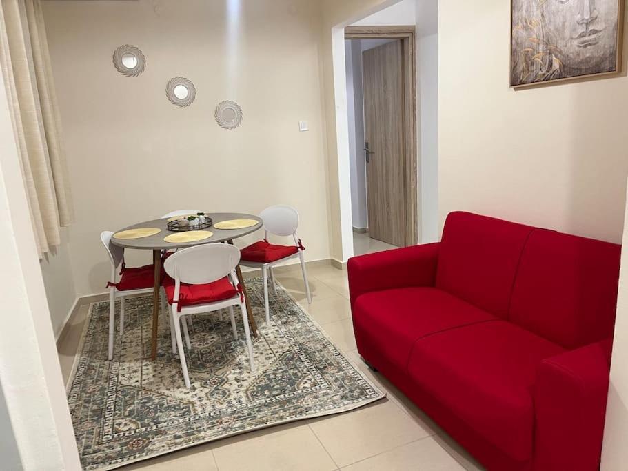Elena S Apartment Megara Luaran gambar